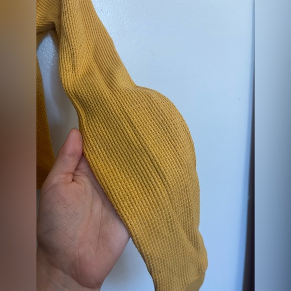 Cropped TNA long sleeve top - Picture 2 of 3